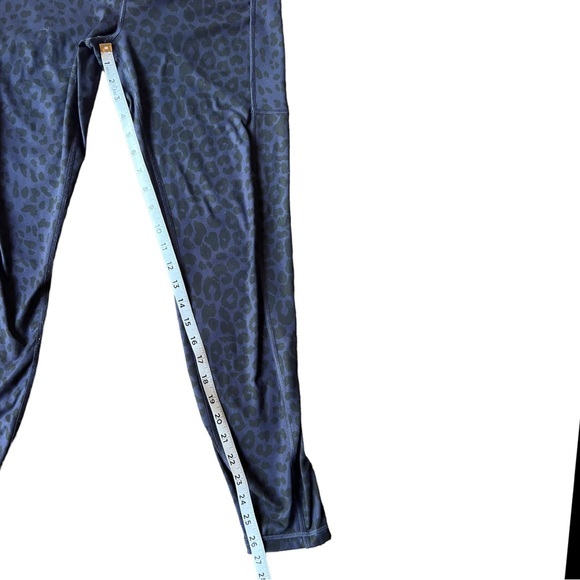 GAP Maternity Leggings Size Medium Blue Cheetah - Picture 5 of 9